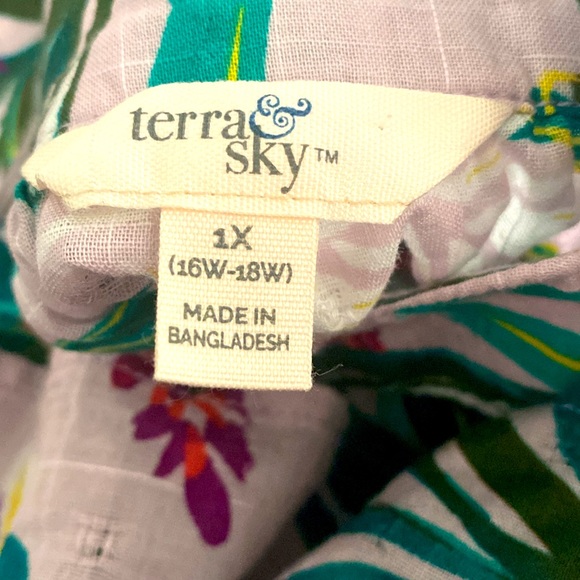 Terra & Sky Leafy Floral Blouse with Ruffle Sleeves - Picture 4 of 4